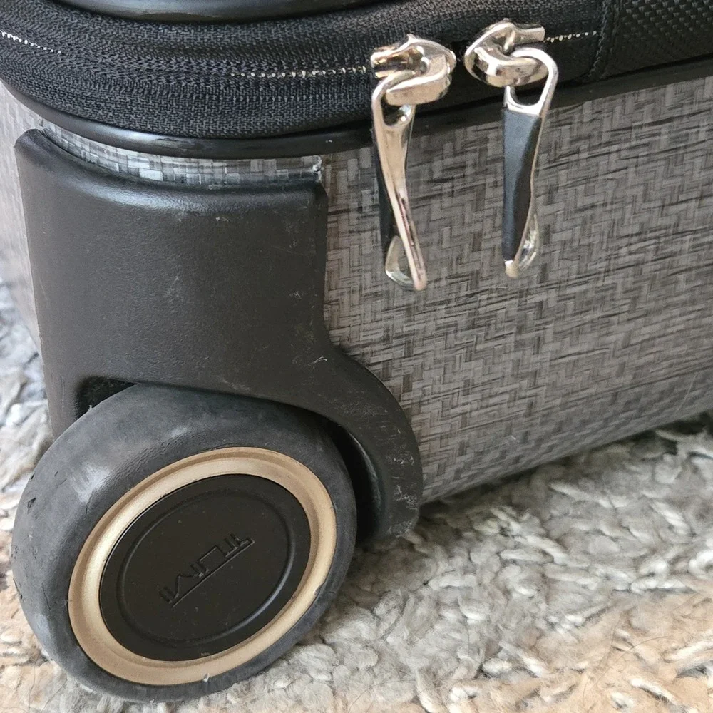 TUMI Tegra-Lite 28121TG Gray Woven Carbon Rolling Suitcase Carry-On 22